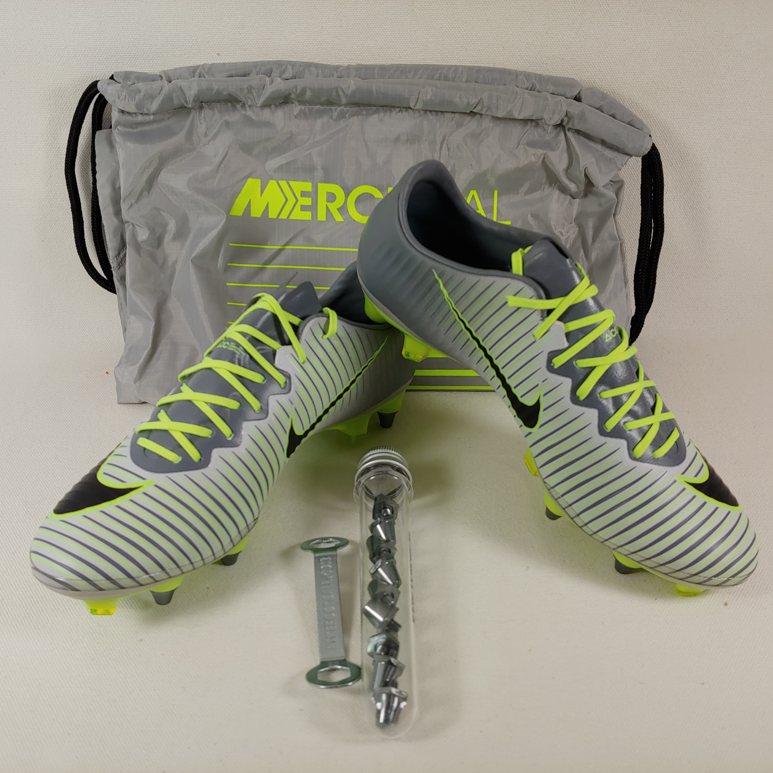 Nike Mercurial Vapor XII Academy IC Indoor Soccer Shoe